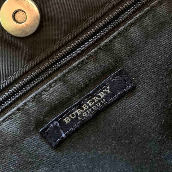 Authentic Burberry Designer Bag - Picture 8 of 9